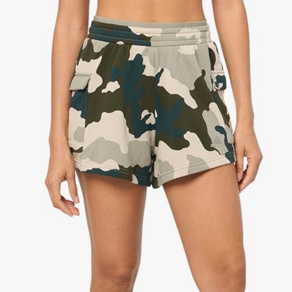 NWT Adidas SZ L Women's Camouflage Shorts Cargo
